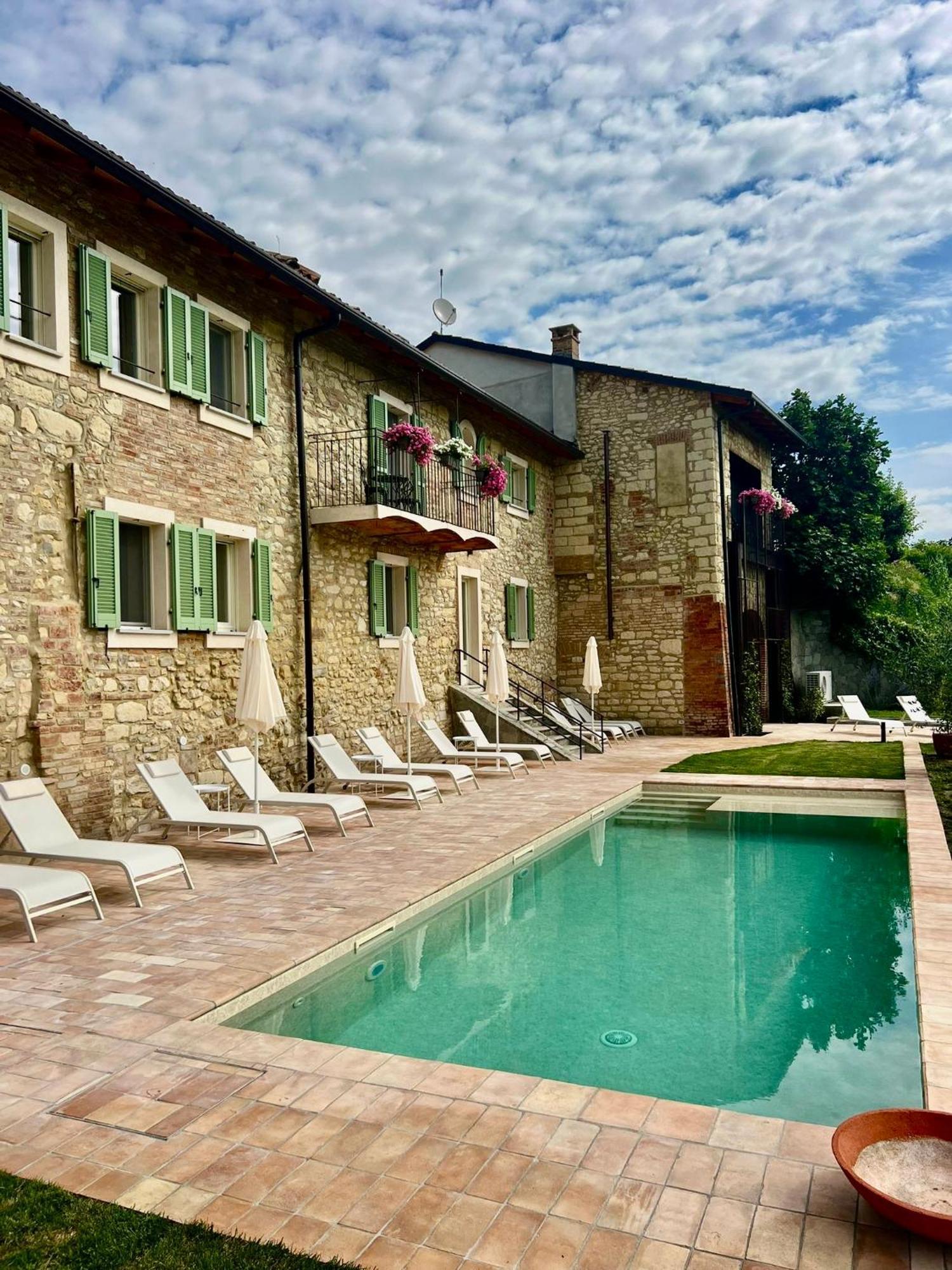 Relais Dal Cavaliere Hotel Castellino  Buitenkant foto
