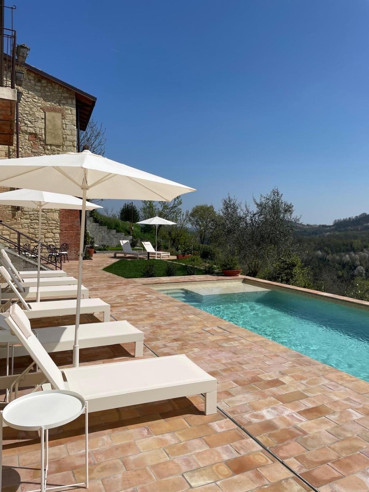 Relais Dal Cavaliere Hotel Castellino  Buitenkant foto