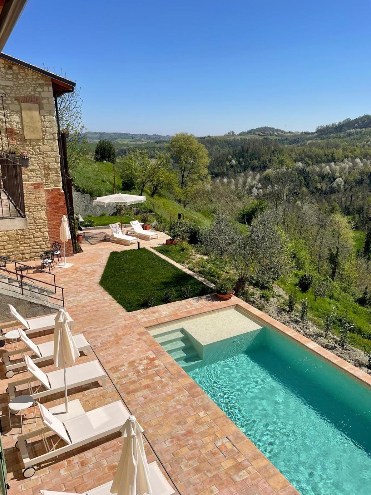 Relais Dal Cavaliere Hotel Castellino  Buitenkant foto